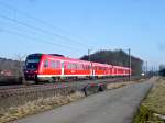 Ein Doppelverband aus VT 612 ist als RE 3004 aus Bayreuth Hbf unterwegs auf der Mainfrankenbahn bei Oberhaid zur Fahrt nach Würzburg Hbf.